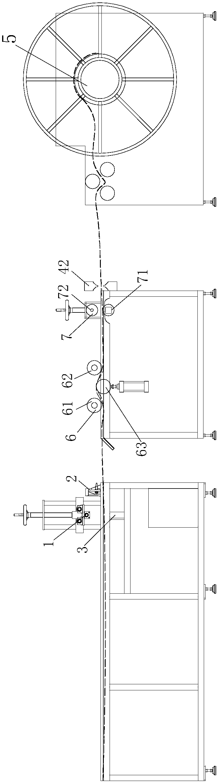 Processing and production method and equipment special for bamboo split rolls