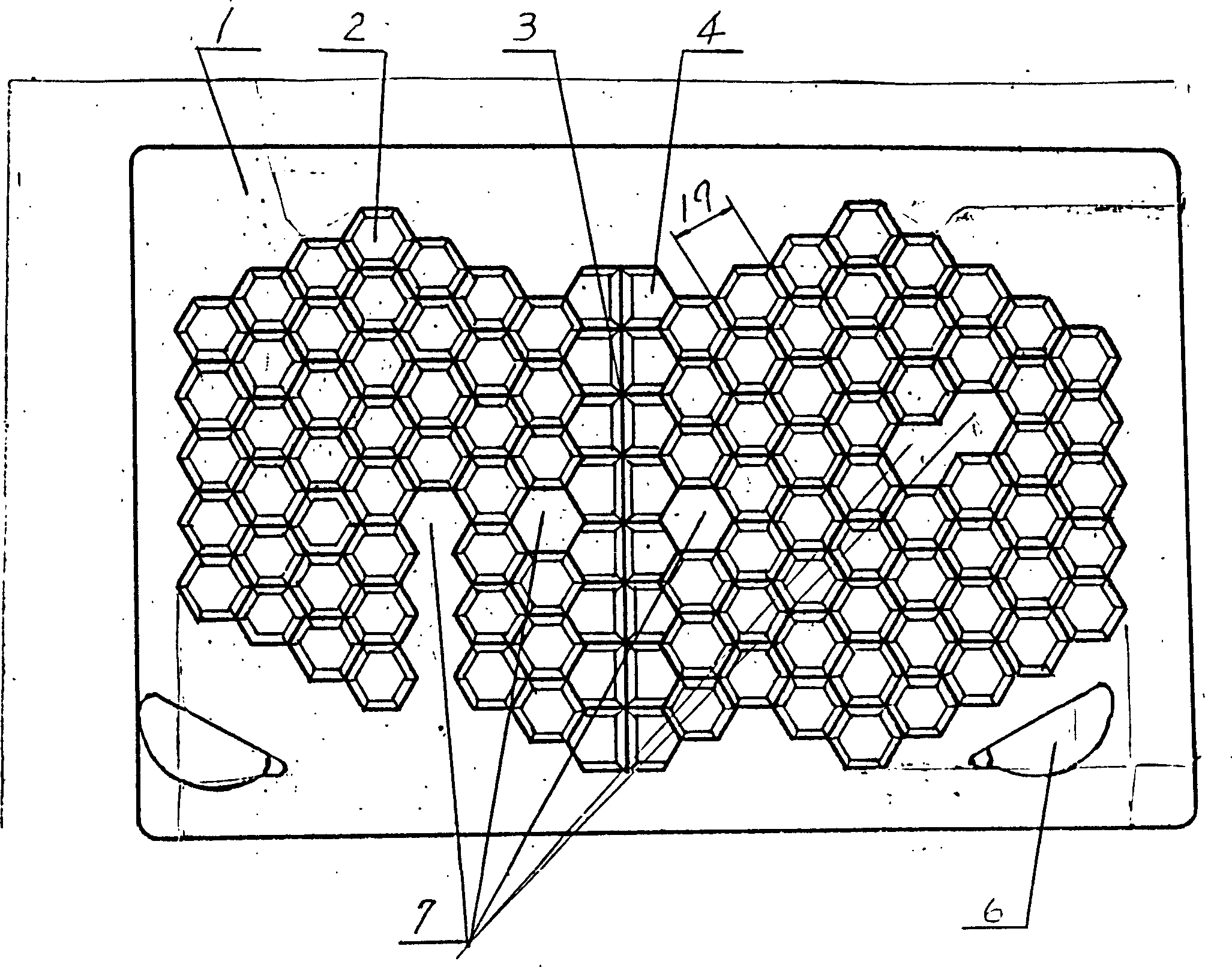 Bee-shaped keyboard