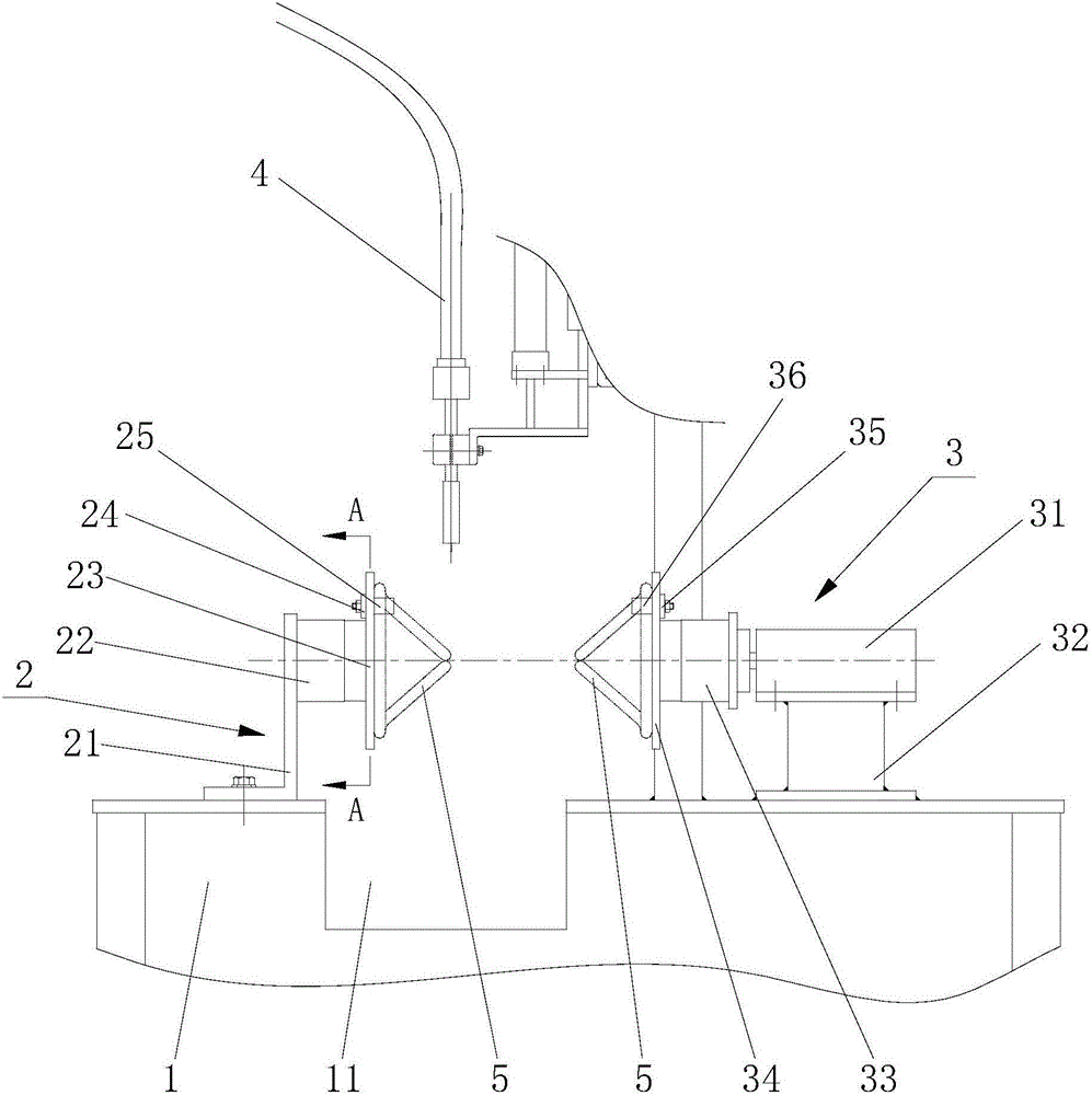 Automatic welding apparatus for butterfly stirrups