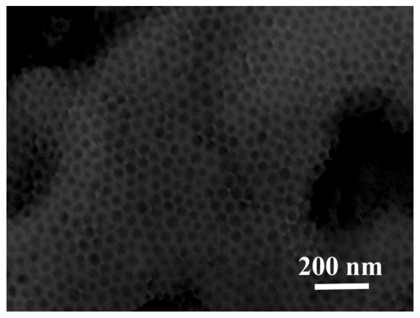 A preparation method of uniform and ordered platinum cube or polyhedron nanoparticle array