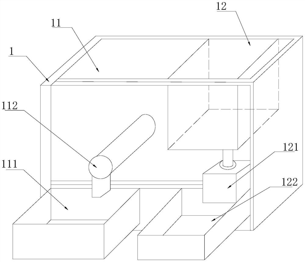 An automatic feeder for pets that can be stored regularly and quantitatively