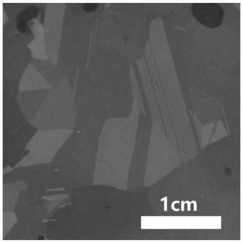 Hole-digging acid liquor additive for reducing suede difference of polycrystalline black silicon made wool and application thereof