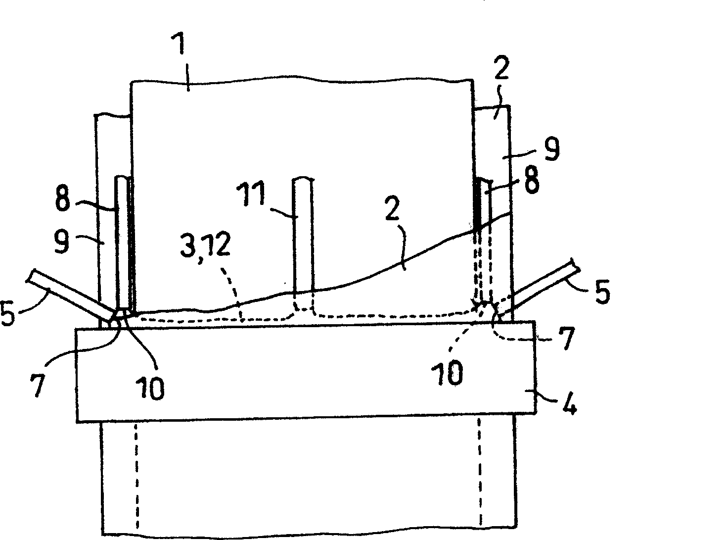 Production method of film laminates and production apparatus used therein