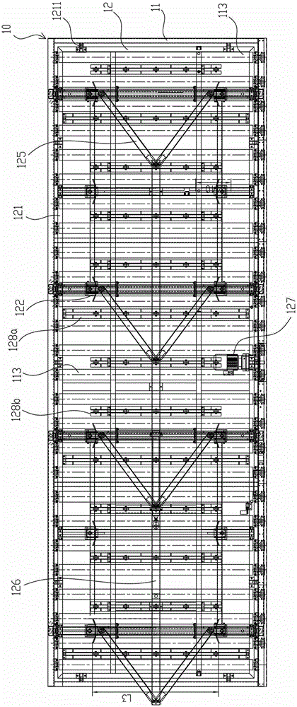 A centering conveying mechanism and a centering conveyor having the same