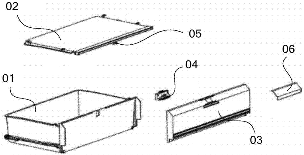 Refrigerator with humidity regulating drawer