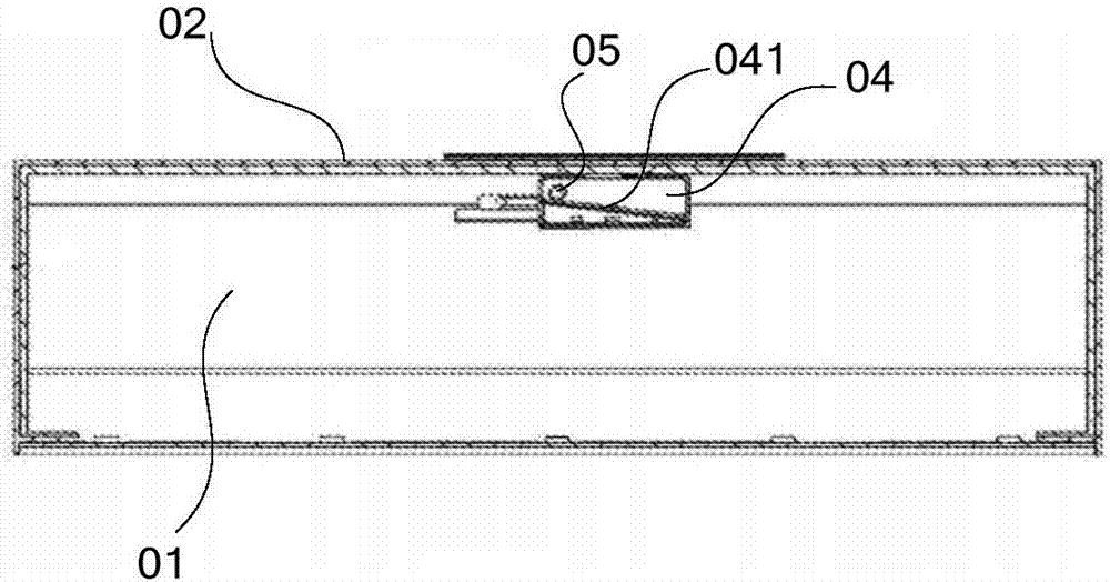 Refrigerator with humidity regulating drawer