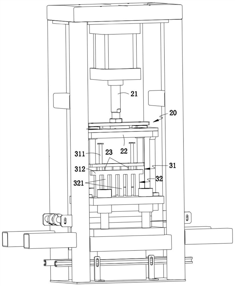 Automatic mounting device for storage battery protective screen plate