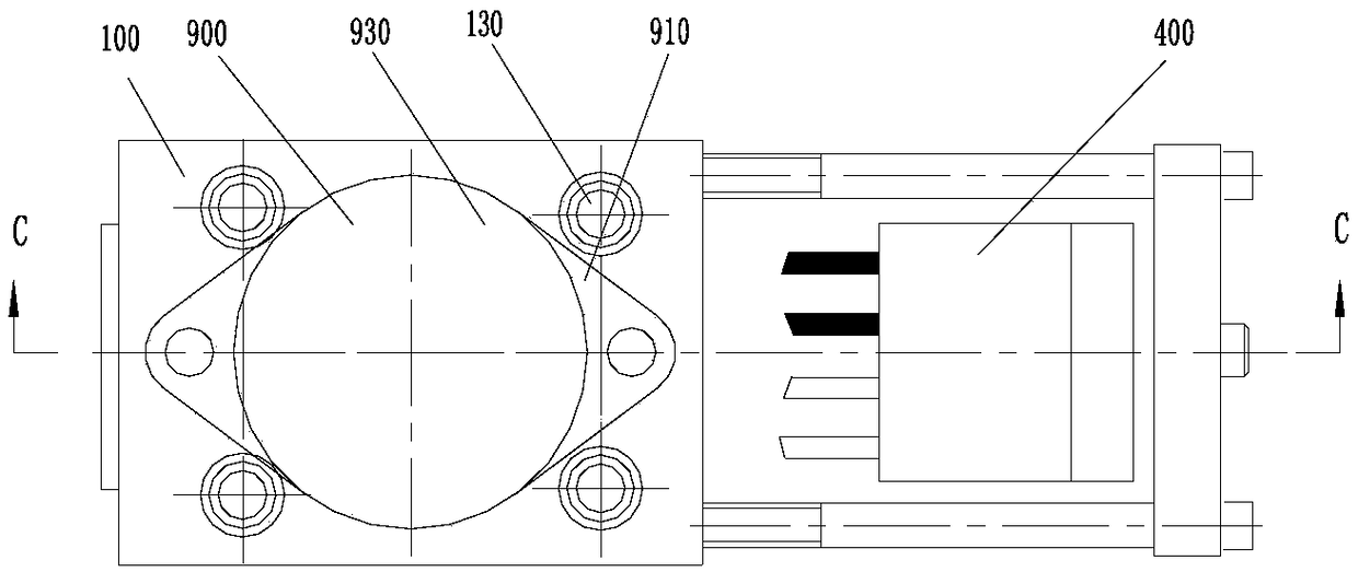 Electromagnetic reversing valve and valve body thereof