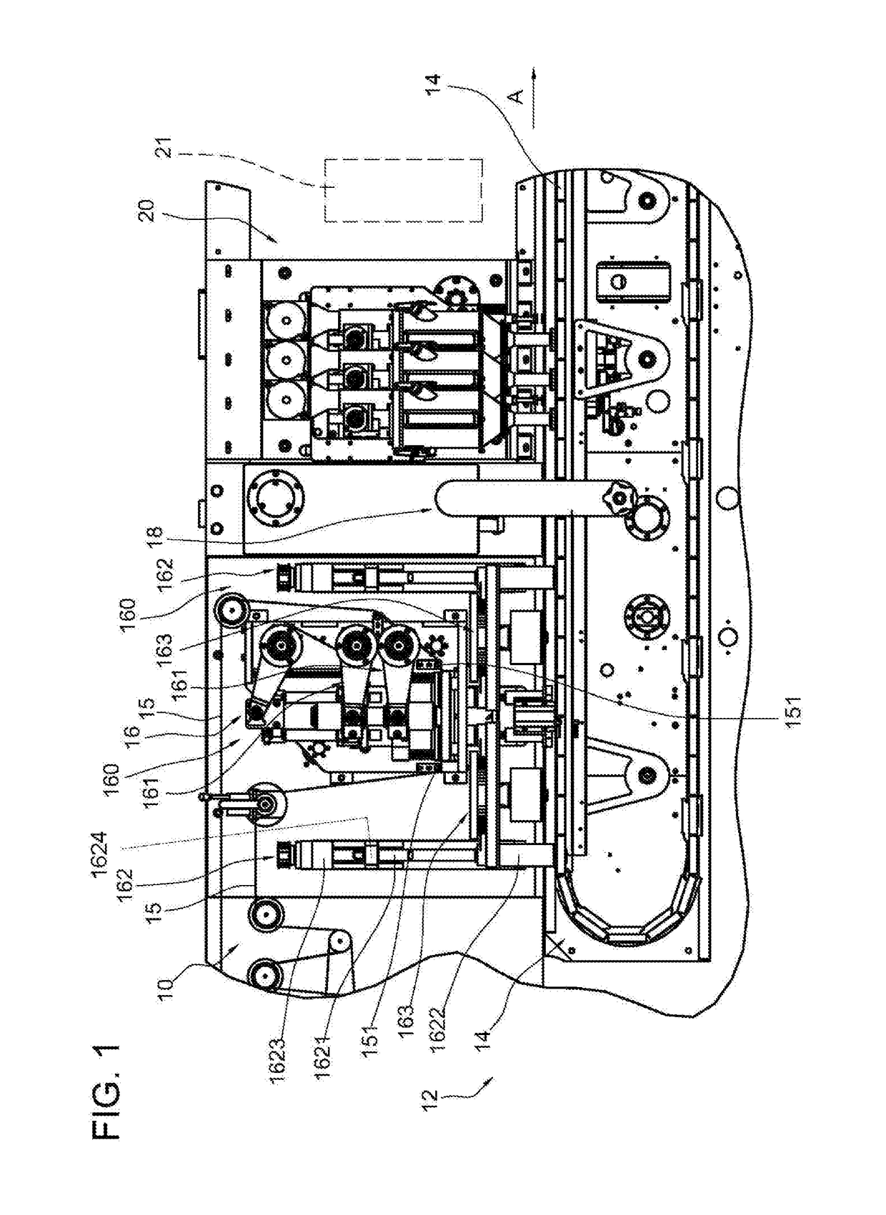 Apparatus and method for packing a product in a container comprising an external body and an internal bag