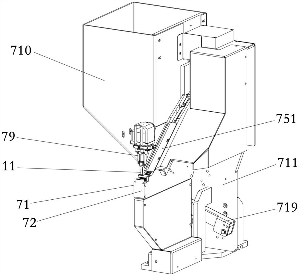 Cup arranging device