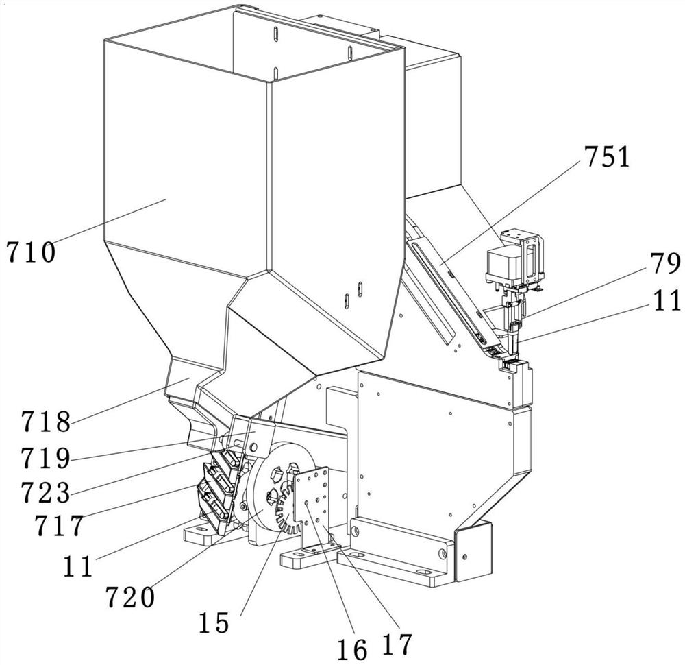 Cup arranging device