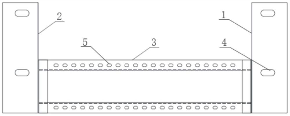 Trackside equipment mounting structure suitable for U-shaped beam