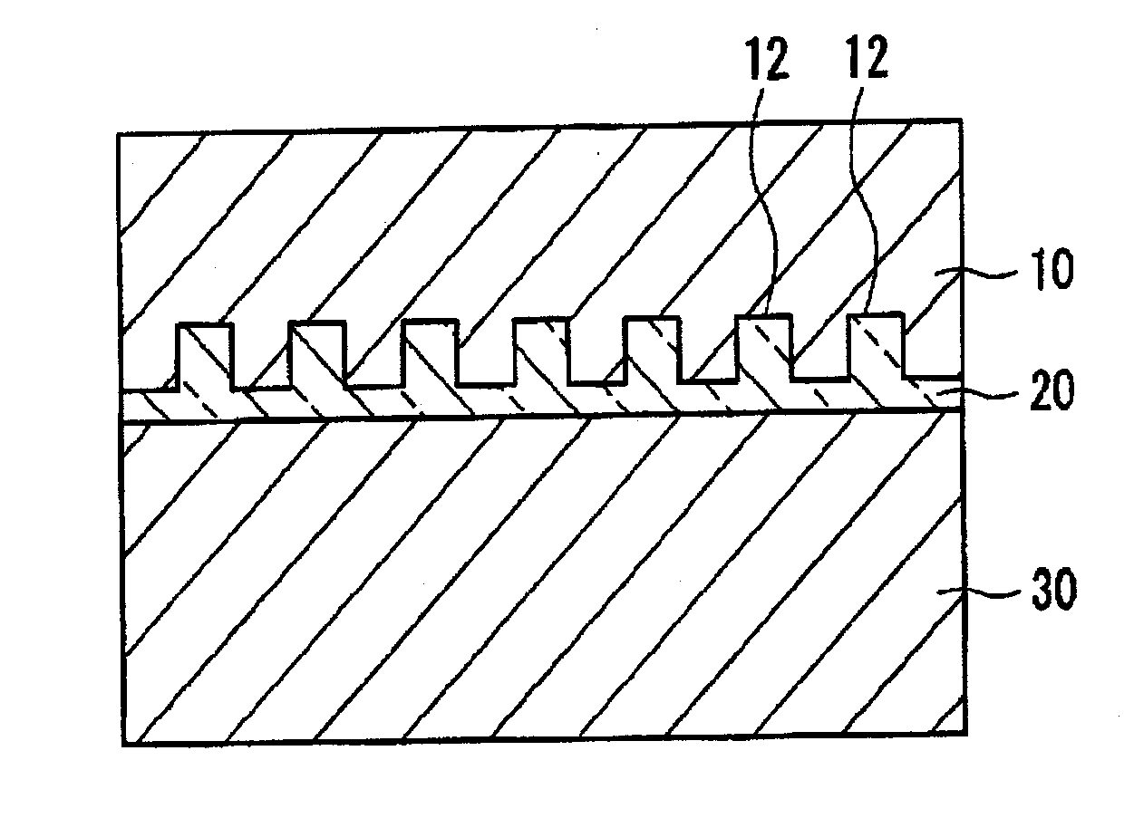 Photocurable composition and method for producing molded product with fine pattern