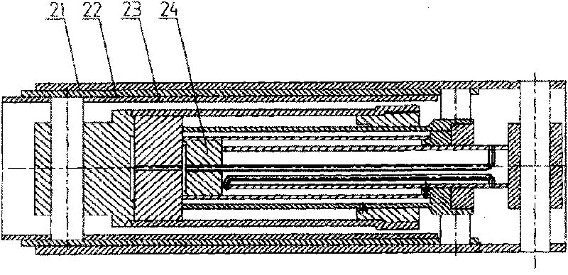 Movable type engineering machine and support leg device thereof