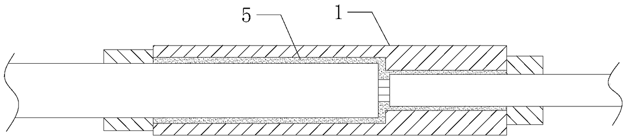 Connecting structure based on PTC carbon heating cable