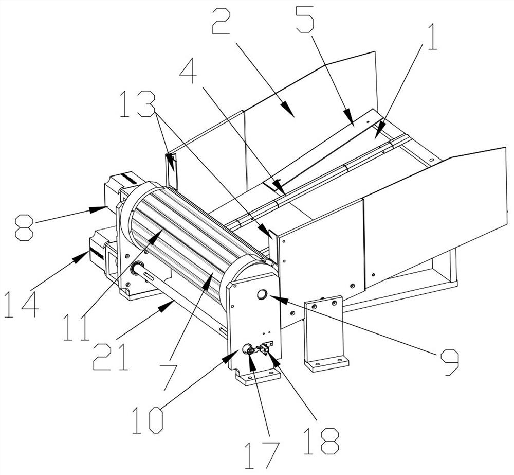 Fully automatic distributing device for conveying long rubber hoses