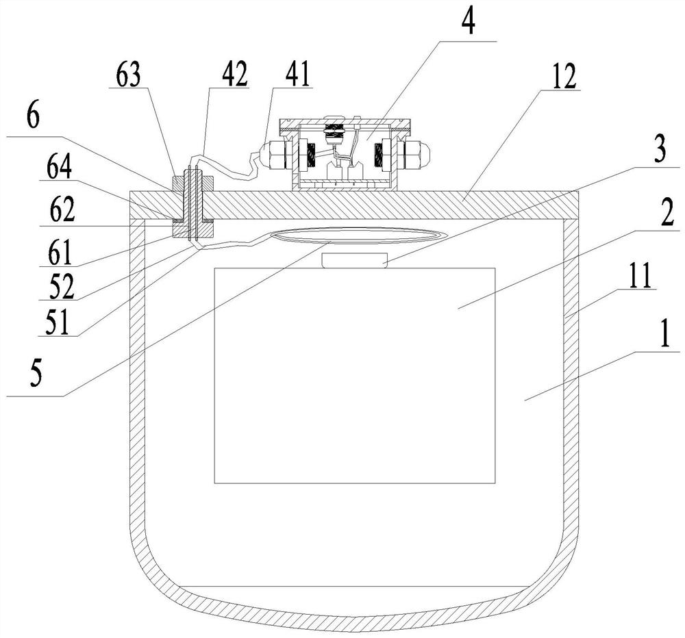 Radio frequency identification device and method based on closed metal shell