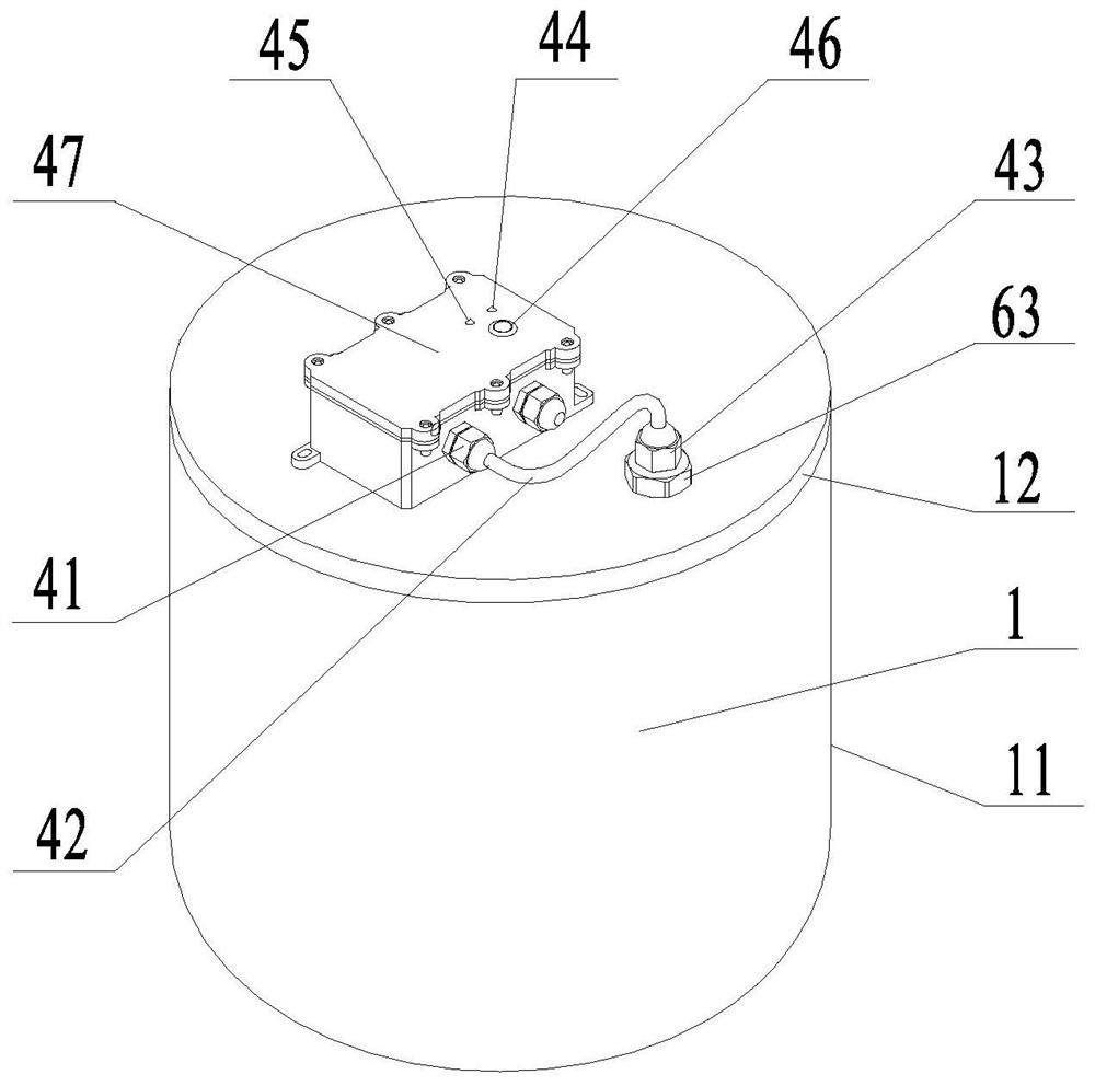 Radio frequency identification device and method based on closed metal shell