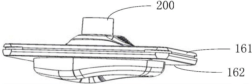 Rotational molding die, and rotational molding method