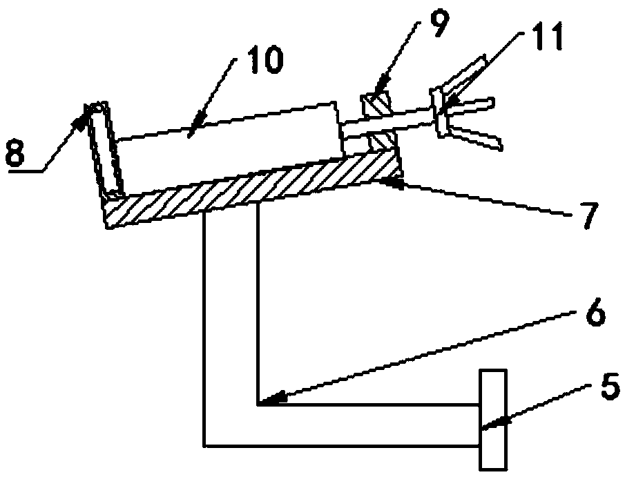 A self-adjusting glass bracket