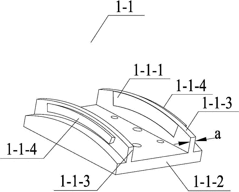 Piezoelectric stick-slip micro nano angular displacement platform and driving method thereof