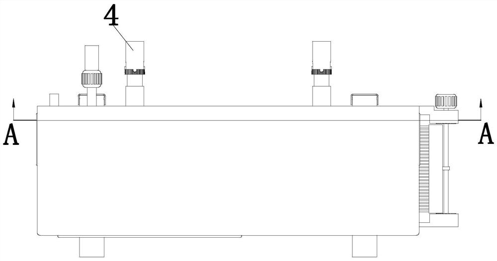 Air conditioner capable of facilitating water discharge and heat dissipation