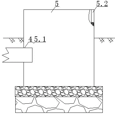 Tailings pond dam body free draining device