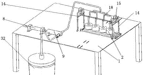 An automatic grease filling device for roller sealing