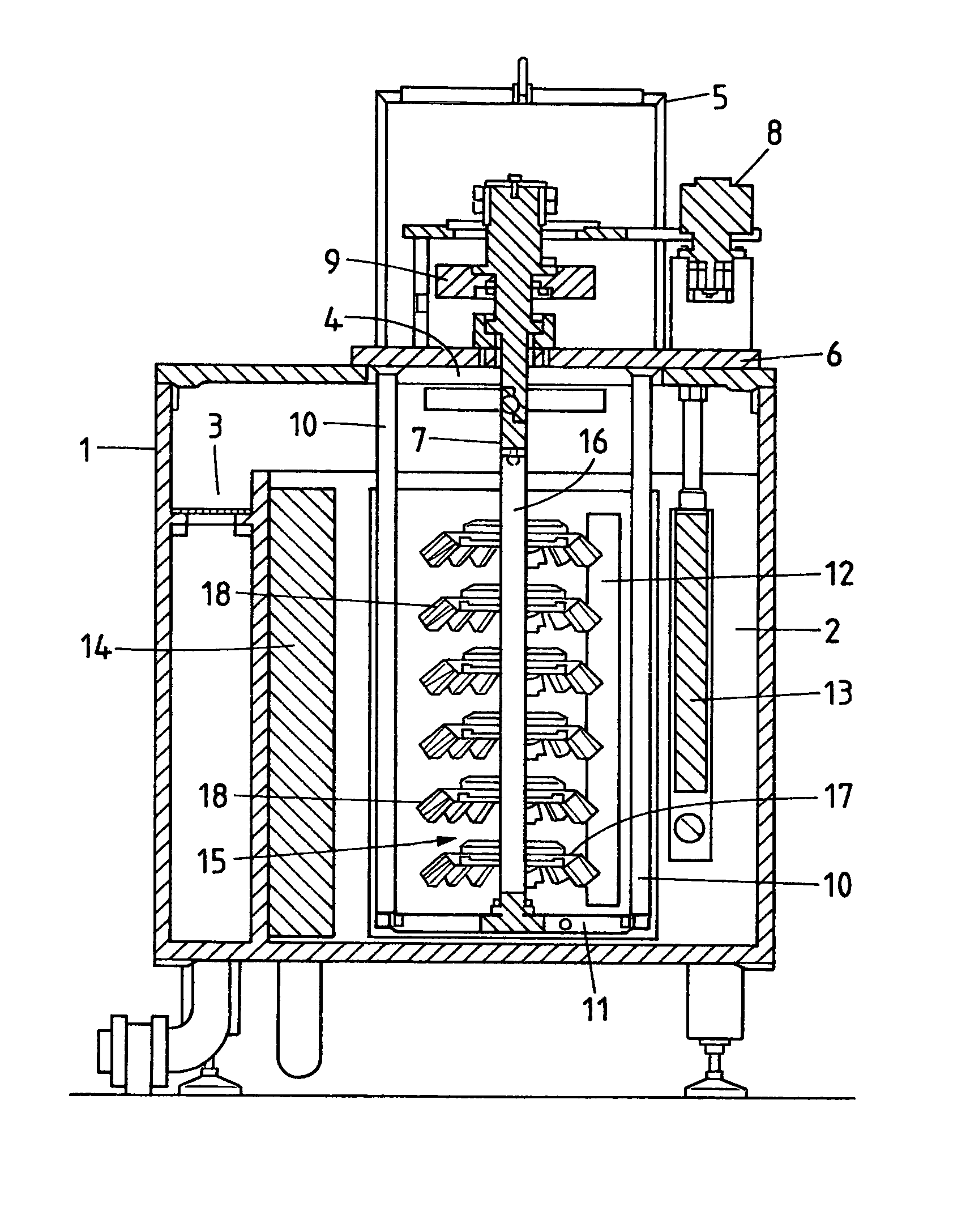 Coating removal installation and method of operating it