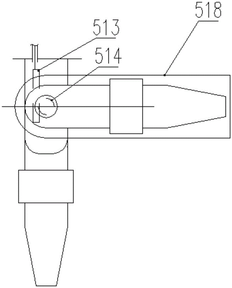 An anti-climbing hydraulic striking device for ships