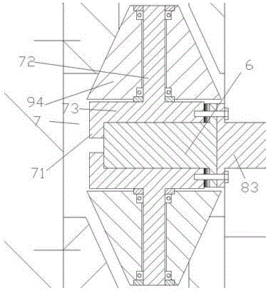 Machining device used for machining head and capable of moving in reciprocating way