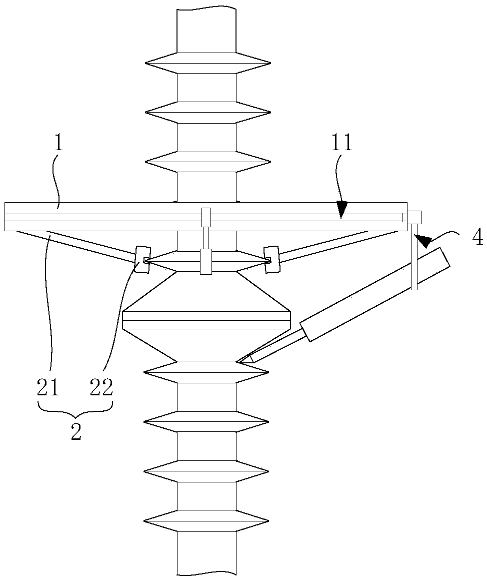 Auxiliary mechanism for structural adhesive smearing and gluing device for insulators