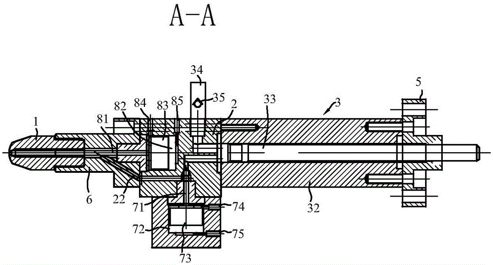 Trace precision injection molding glue injection device