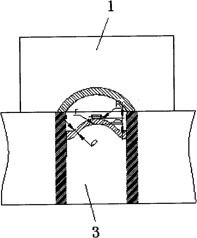 Magnetic circuit structure of high-central-field magnetic shoe mould