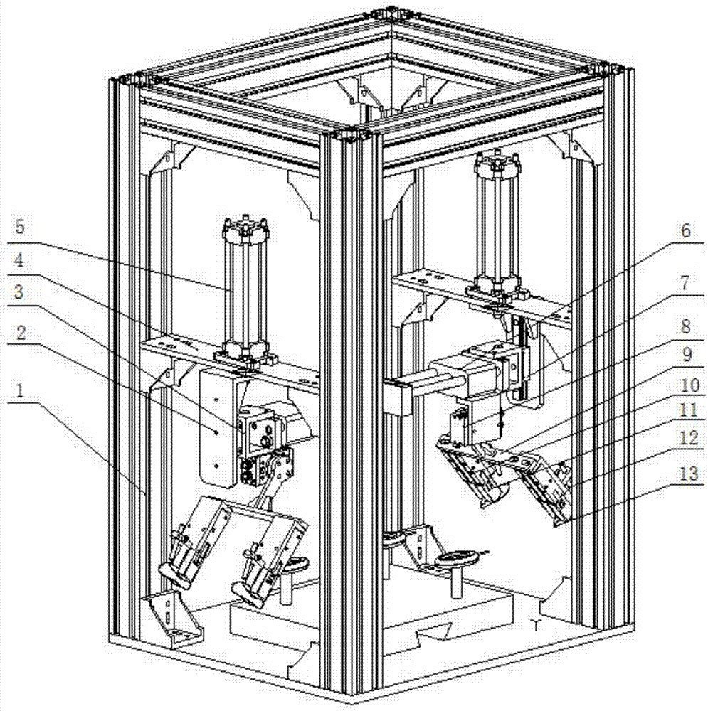 Automatic laryngeal mask extraction device for medical laryngeal mask production line