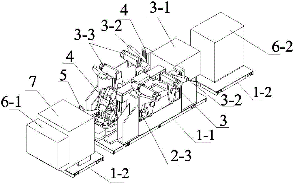 Automatic flaw detection device suitable for detection of rail train wheelset