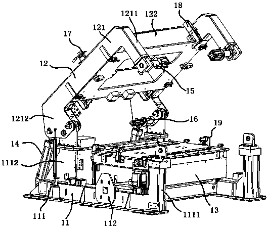 Forming device for automotive carpet hot-pressing foaming