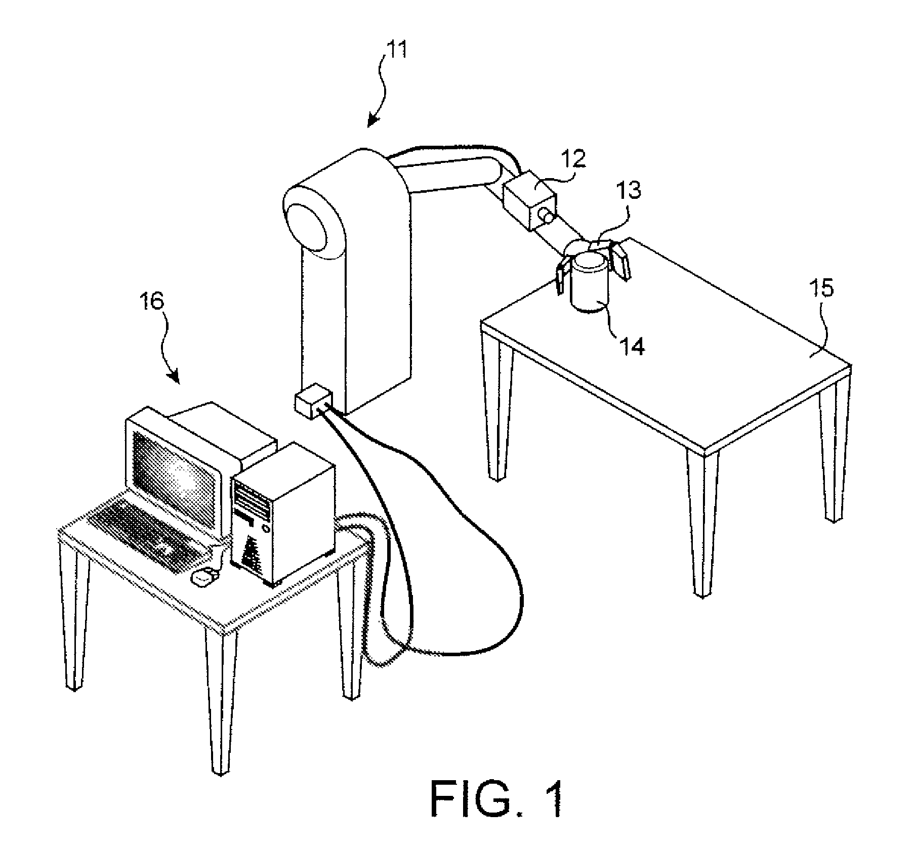 Intelligent interface device for grasping of an object by a manipulating robot and method of implementing this device