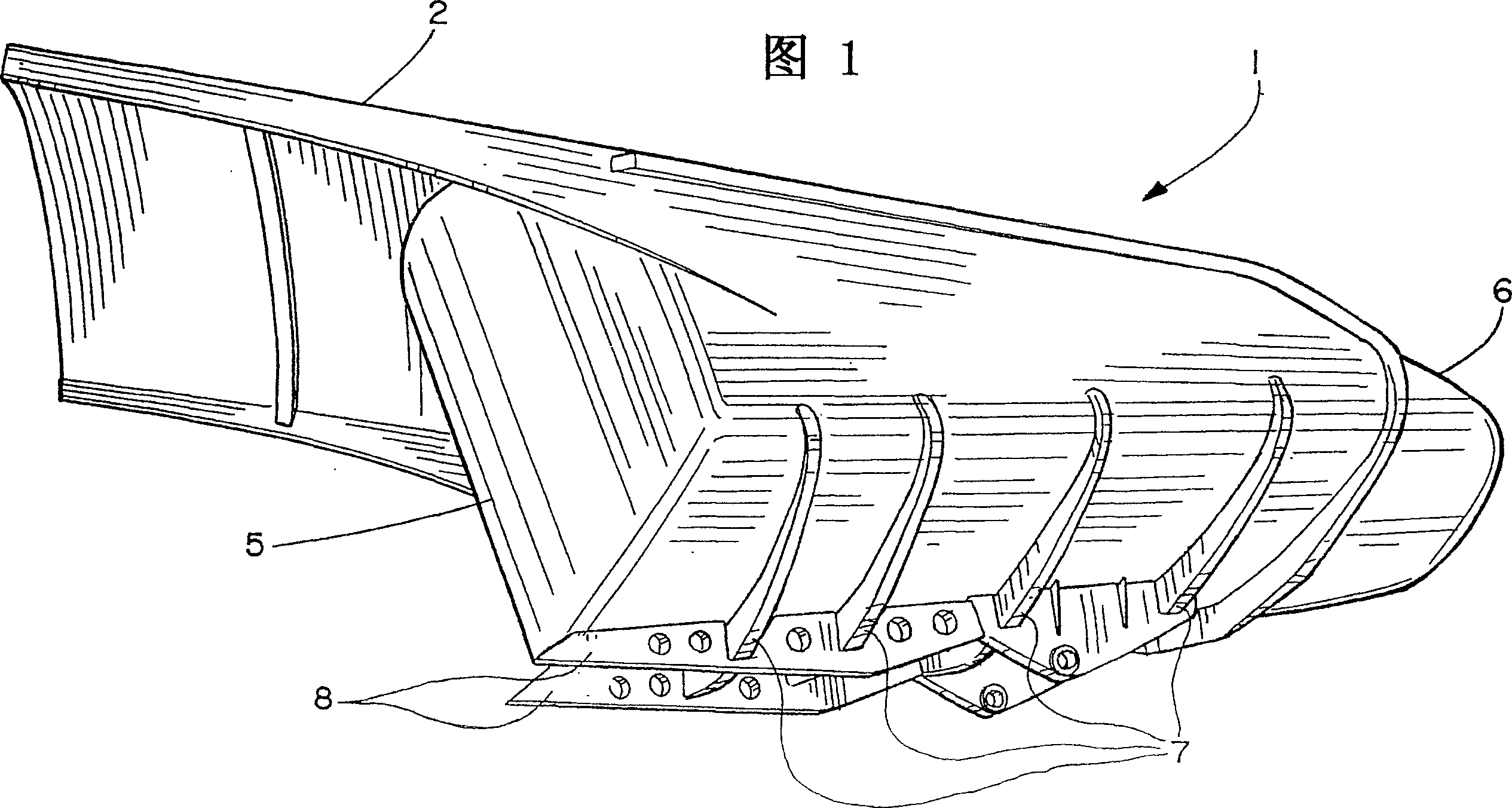 Elastically deformable truck bed hopper for mining dump truck