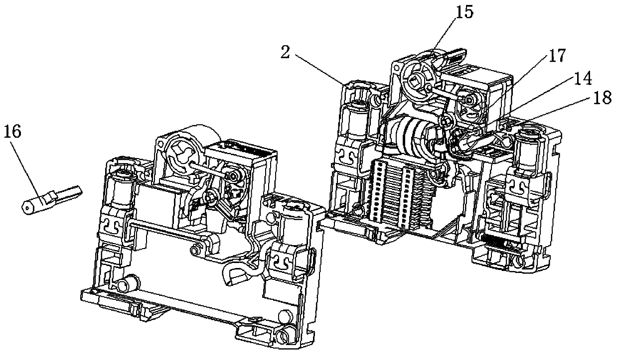 Circuit breaker with N pole free of arc-extinguishing device