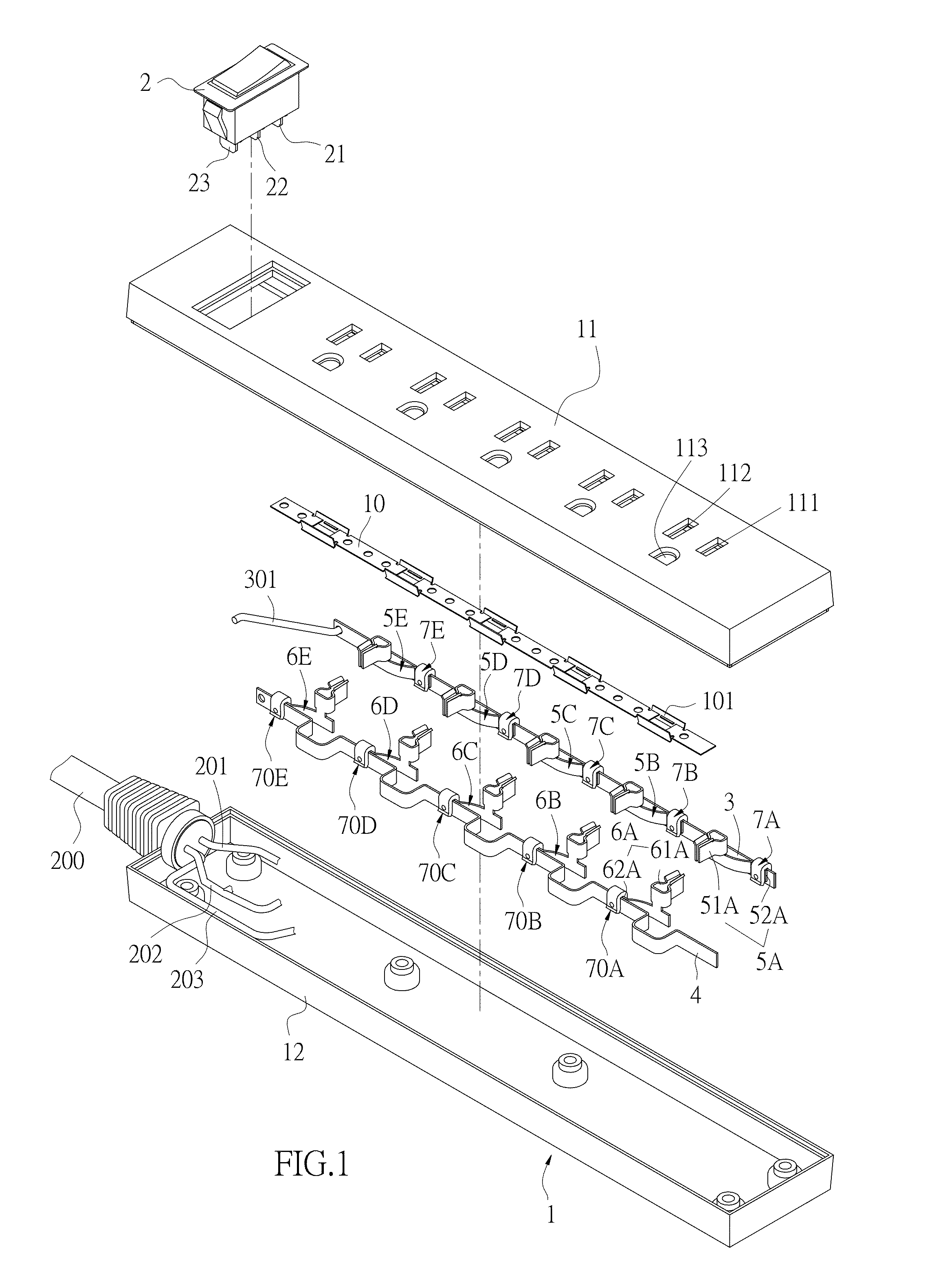 Socket having overheating destructive limiting element