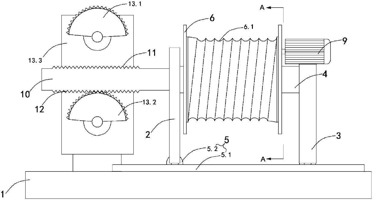 Efficient cable winding drum with automatic cable arranging function