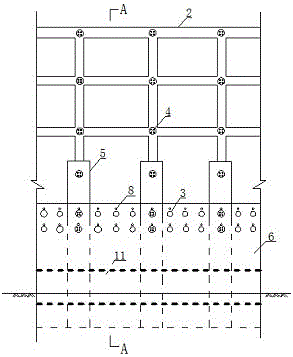 Unsymmetrical-pressure tunnel portal excavation protection structure and method for constructing same