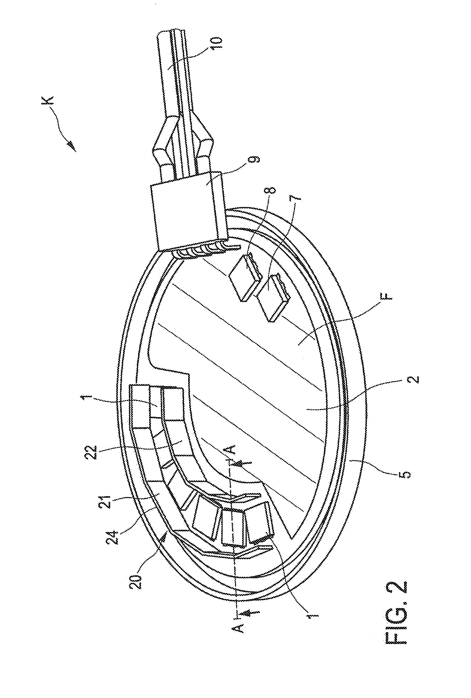 Cooling device and cooling arrangement including cooling device