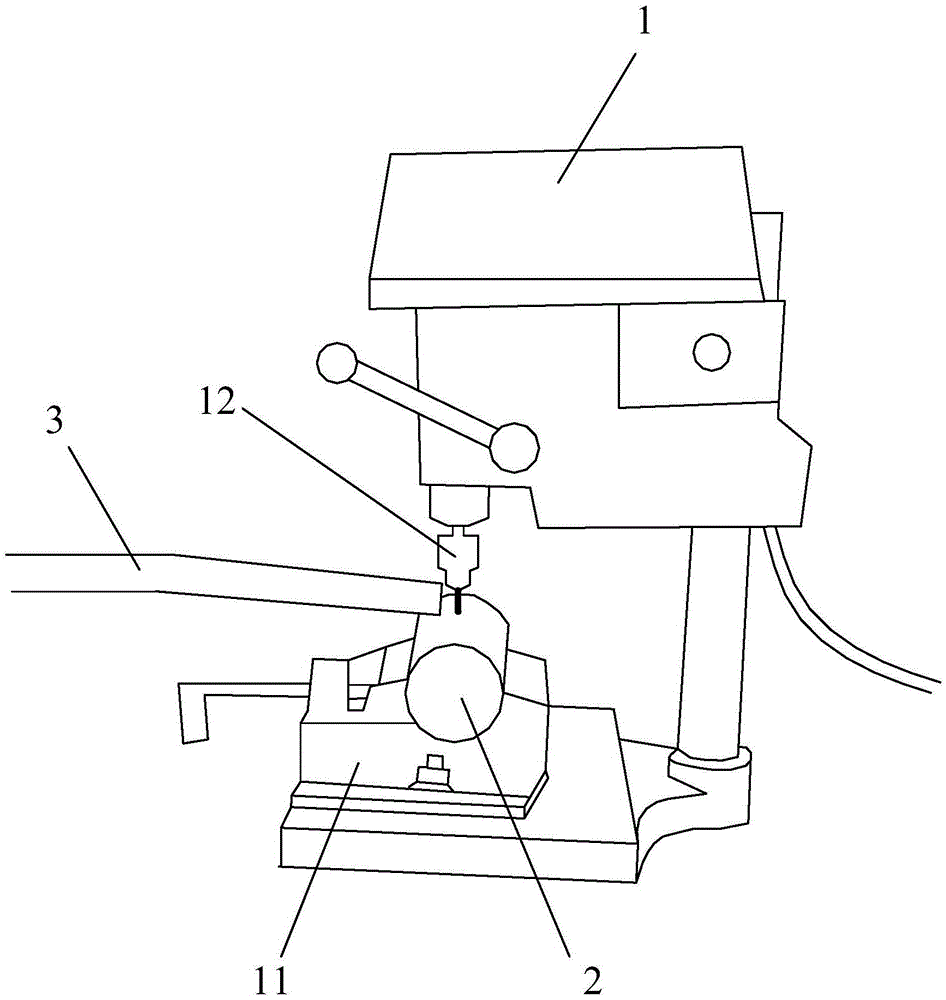 Manufacturing method of real rock specimen having through cracks