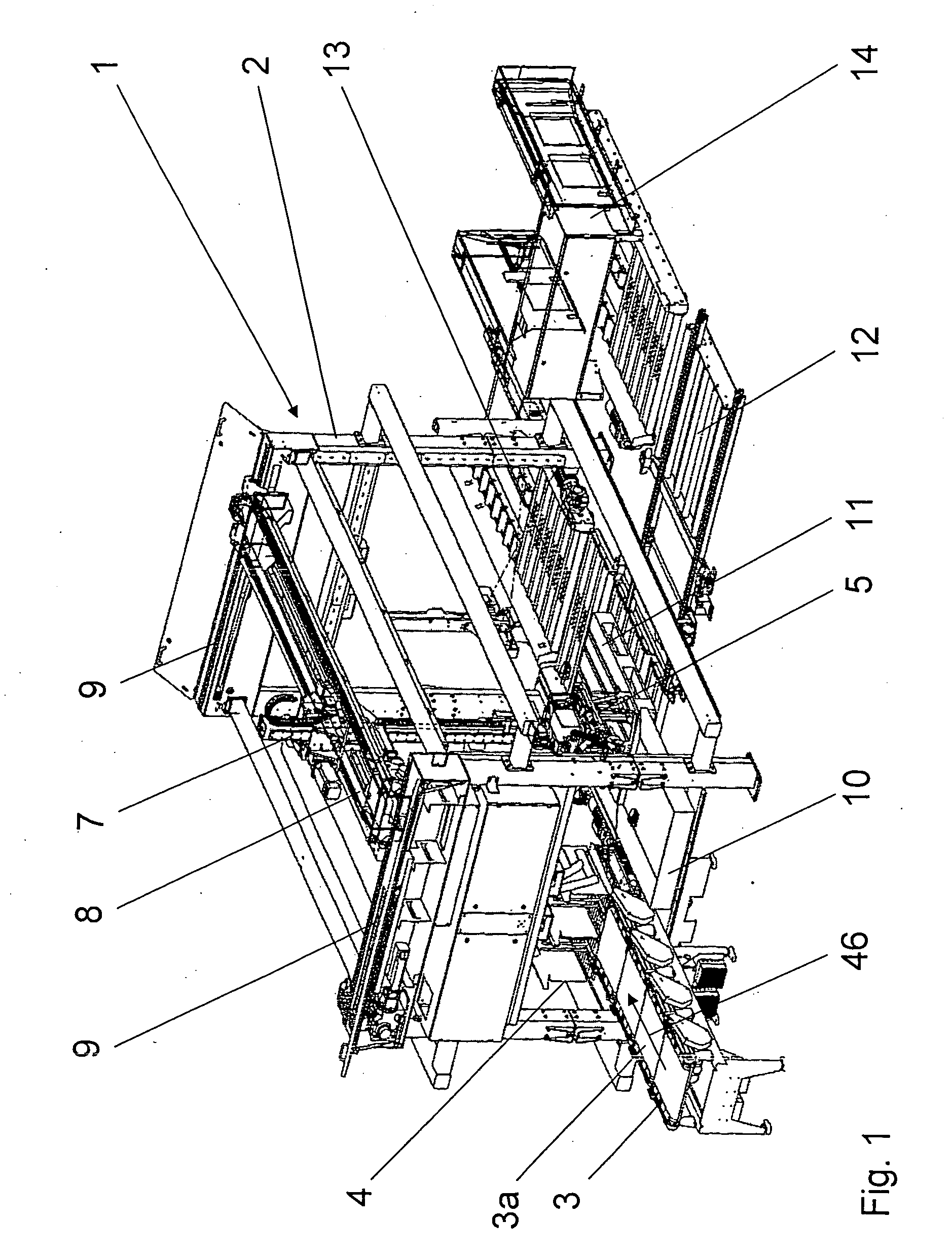 Infeed station of a stack palletizing system and method for transferring stacks to a gripper with an infeed station of this type