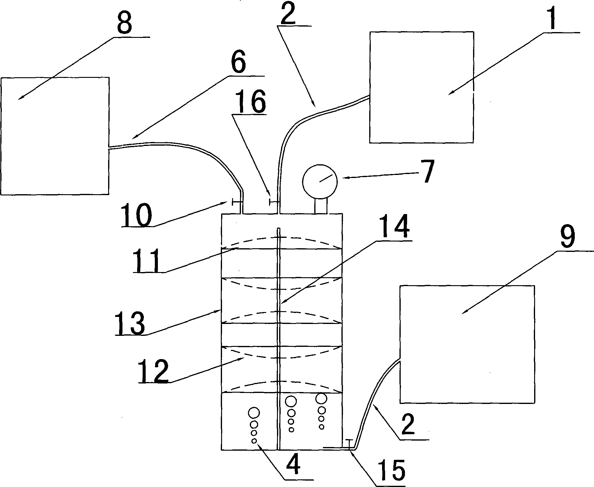 Liquid resin defoaming method and device for vacuum infusion forming of composite material