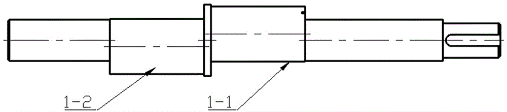 Adjusting mechanism for eccentric radius of eccentric crankshaft