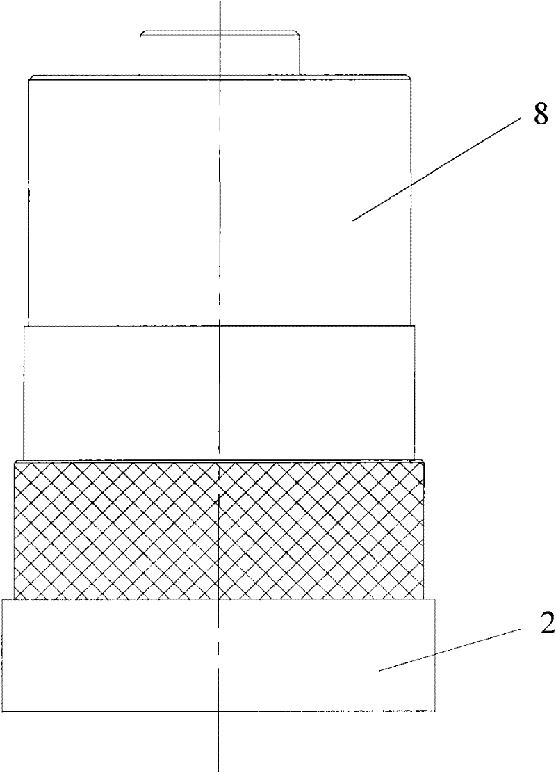 Oil filter capable of controlling pressure fluctuation