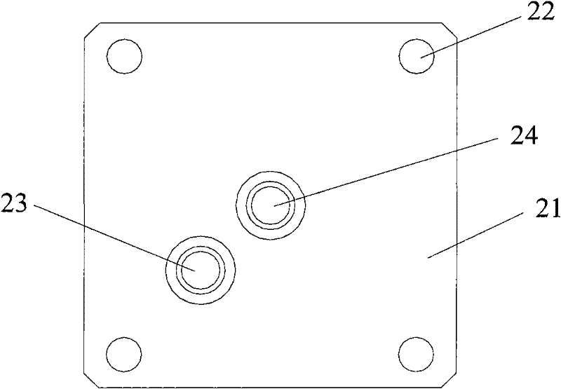 Oil filter capable of controlling pressure fluctuation